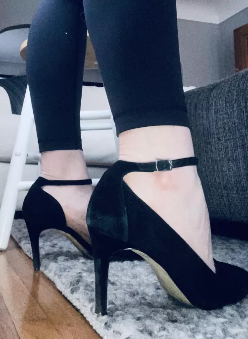 Strappy and fancy by aubreysarches