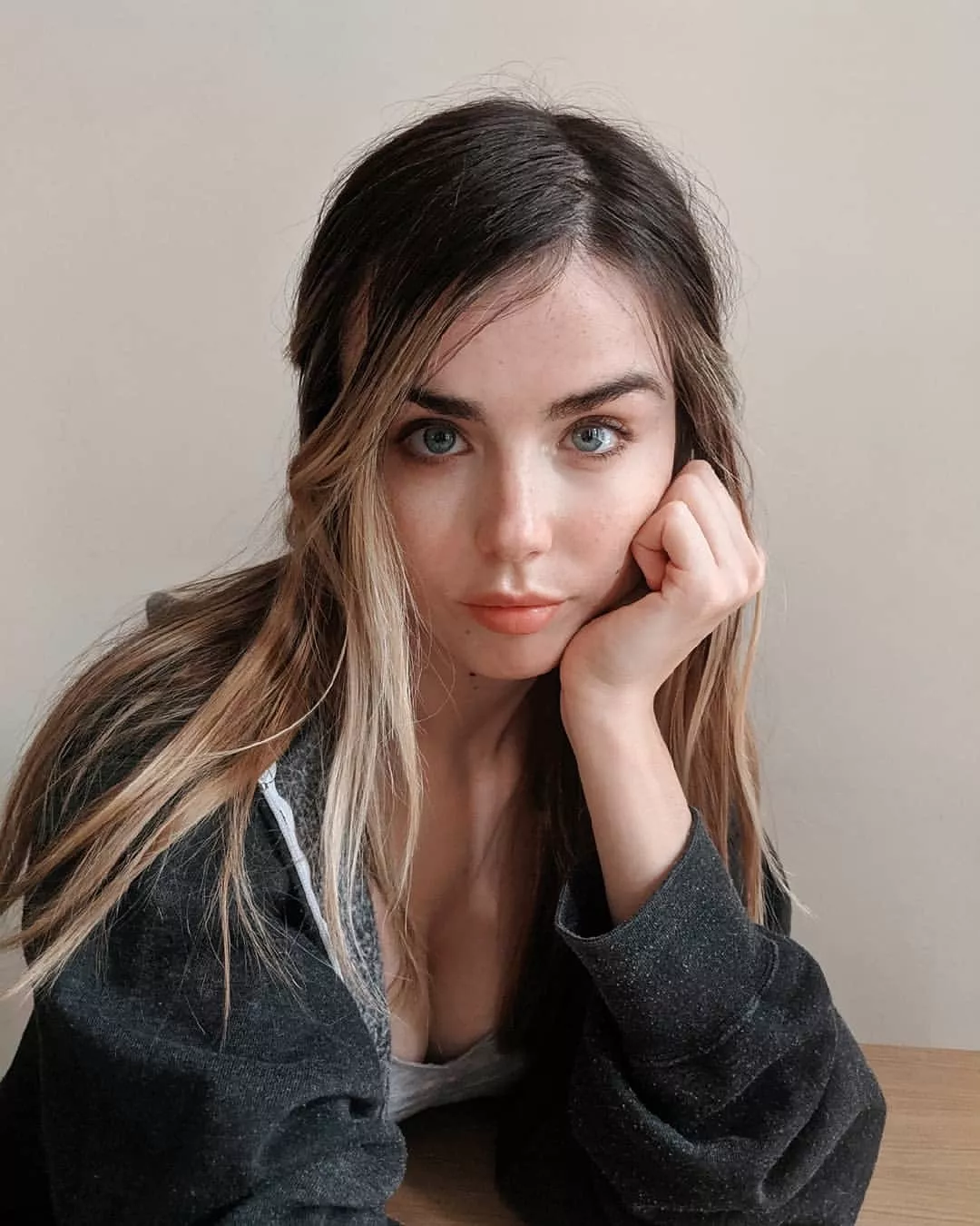 streaming on twitch (LIC) posted by impulsive303