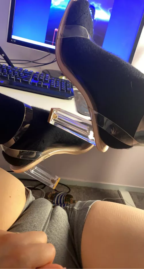 Streaming RTS games (peep my SC2 mousepad) by dankbaby69_