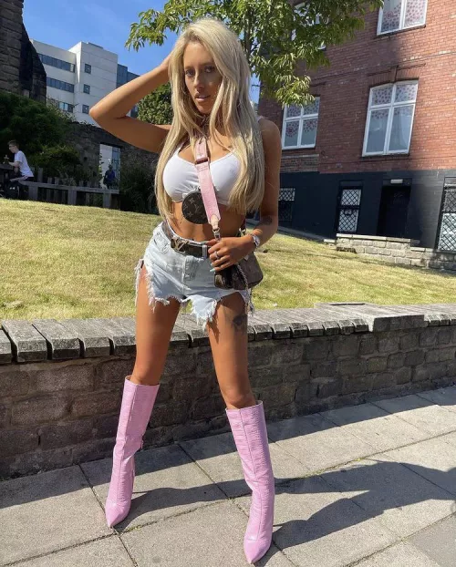 Street Walker by redditkid44