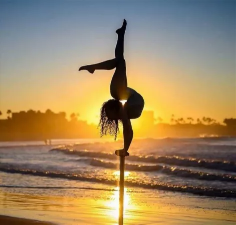 Stretched silhouette by Ti-Pim