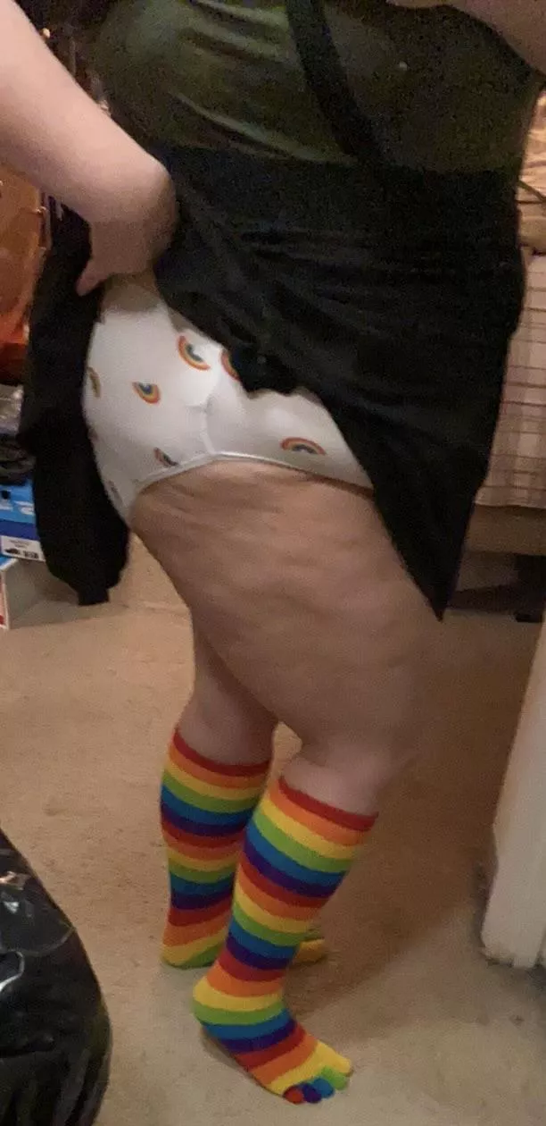 Striped toe socks posted by willingcutie