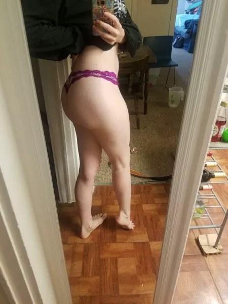 Stroke over my girlfriend ass to get more by Shadowgz12