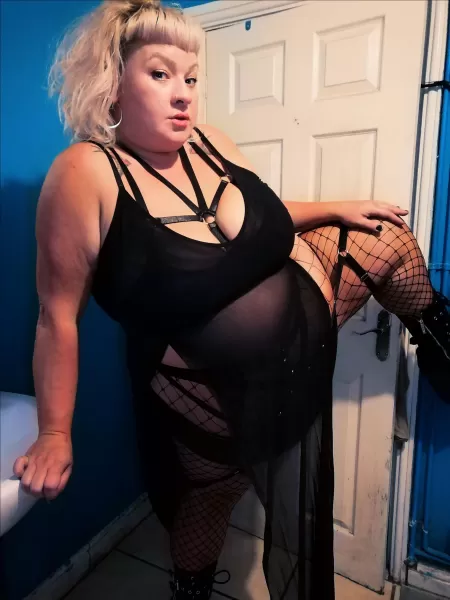 Struggling to keep my belly in 😊 by WeirdNStuff