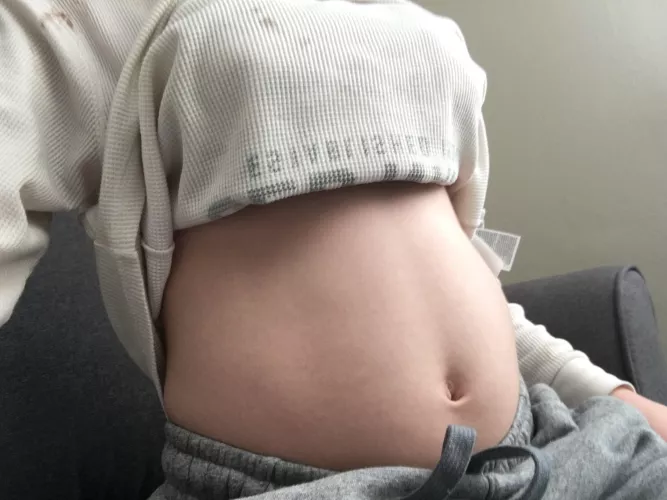 Stuffed myself with 4 chocolate hostess cupcakes, a bottle of sprite, 7 bananas, and a bit of chocolate milk as a sort of coming back celebration thing, it was really good too! by toofullformore