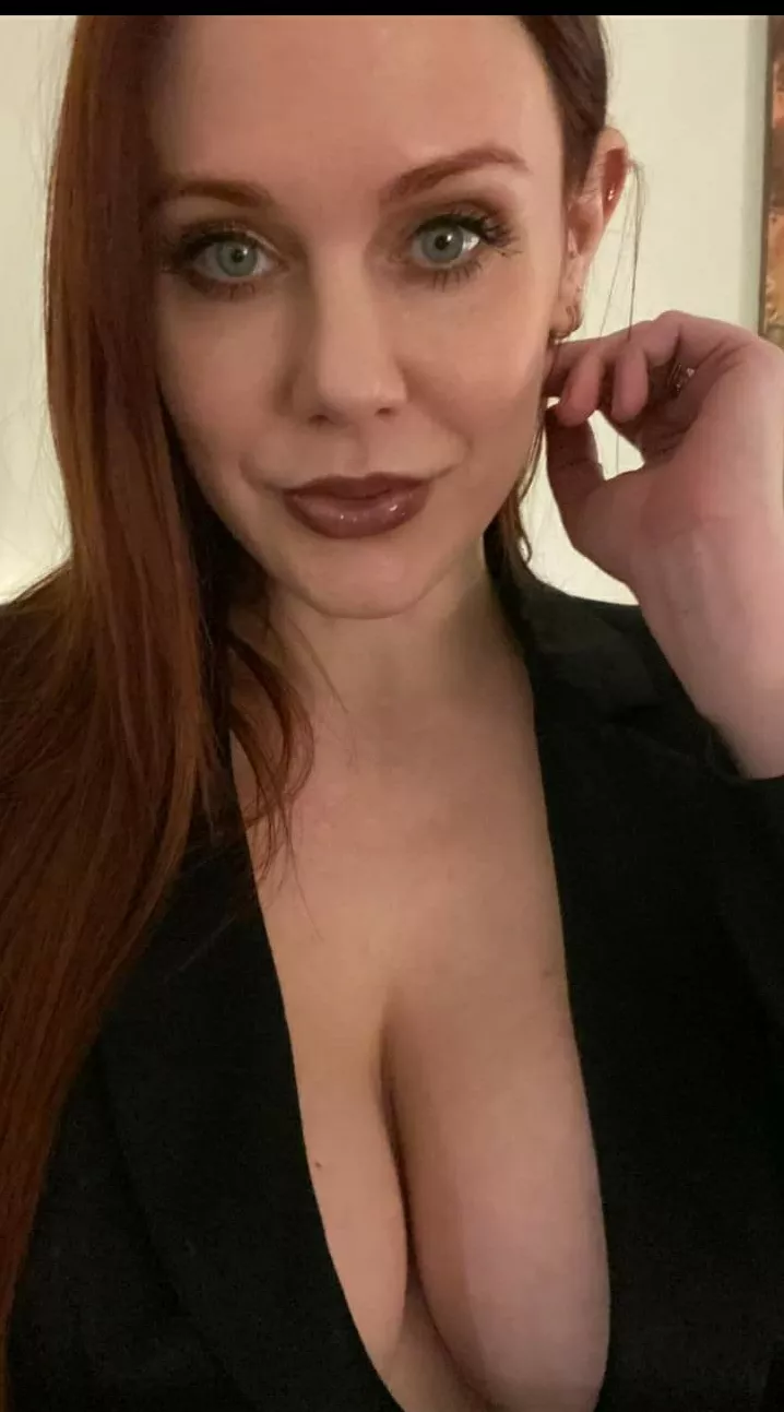 Stunner posted by BeadyEyed123