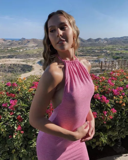 Stunning (IRTR) by FewRepresentative402