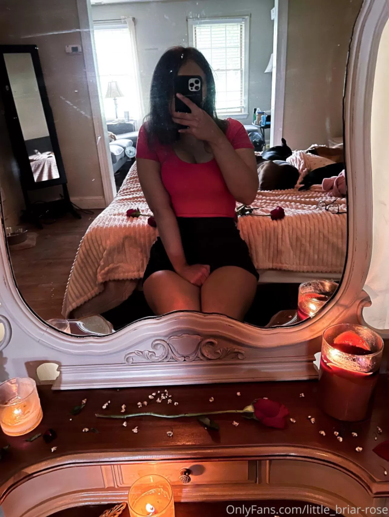 SUB to my onlyfans and we can GENUINELY CONNECT 🤔✌️🥰🤞🙈🥀🌹💋 posted by Little_Briar-Rose