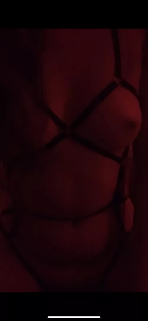 Submit to this SoCal slut by switchbrat717