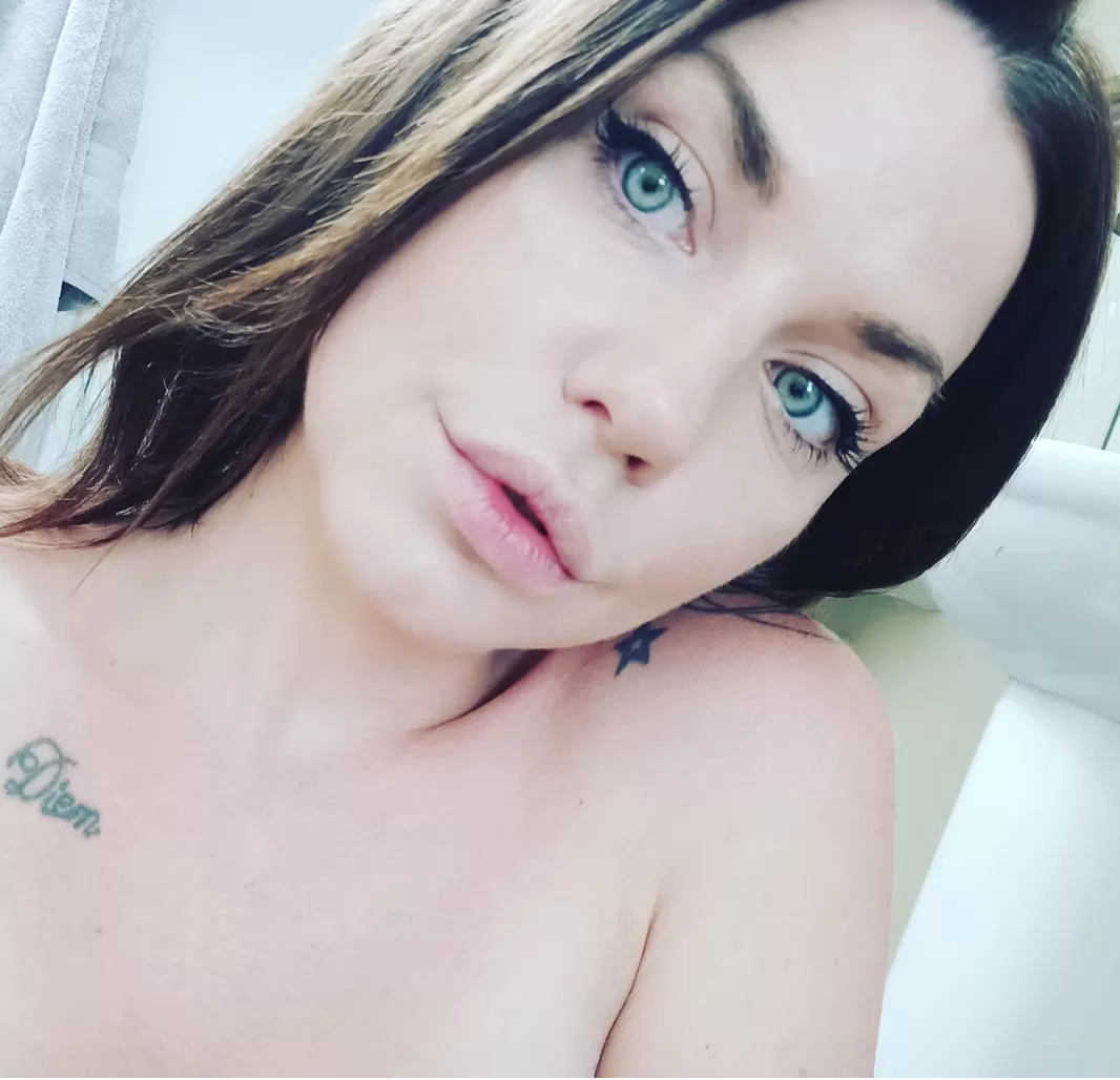 🖤 subscribe to my onlyfans 🖤 daily content 🖤 nudes🖤 GFE 🖤 messages open 🖤 fetish friendly 🖤 custom 🖤 surprise dm pics and videos 🖤 posted by obnoxart