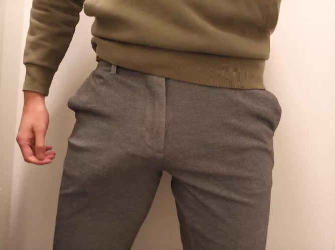 Subtle outline at work, do you think my colleagues noticed? by Tall_European1994