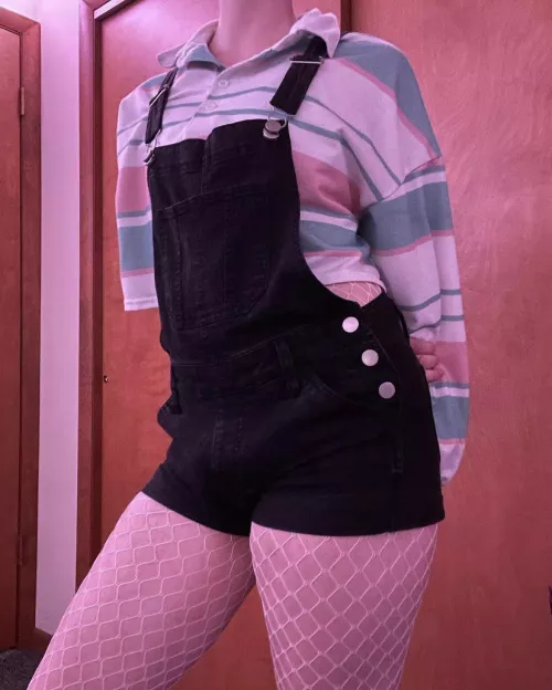 Such a cute outfit, what do you guys think? by PolarZX06