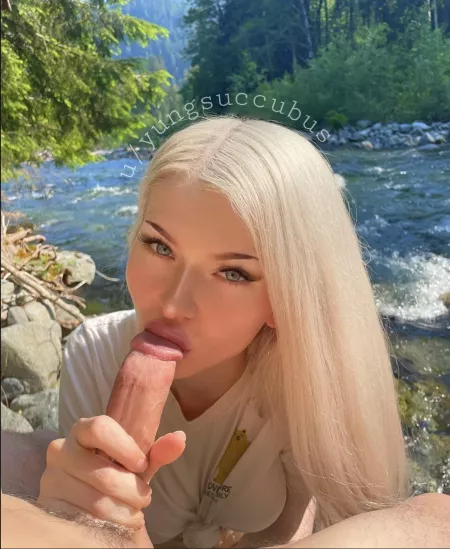 Such a gorgeous river by yungsuccubus