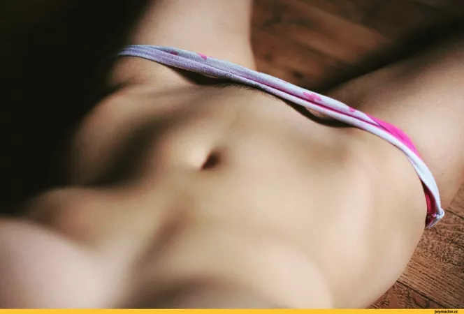 Such a Kissable Belly by toothlesswolverine