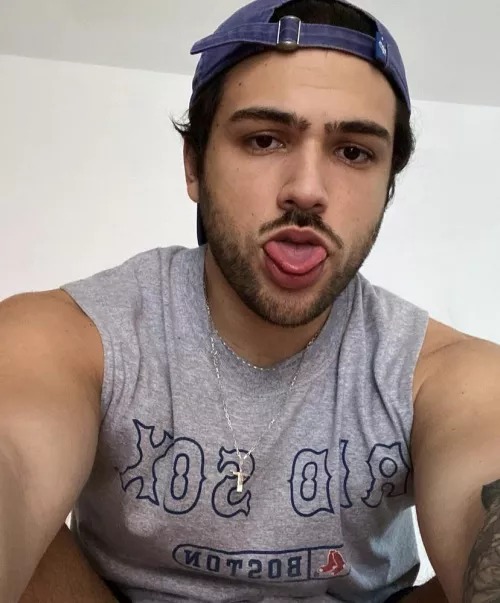 Such a lazy weekend for me,how’s your weekend so far 🌈 by lunagrahim