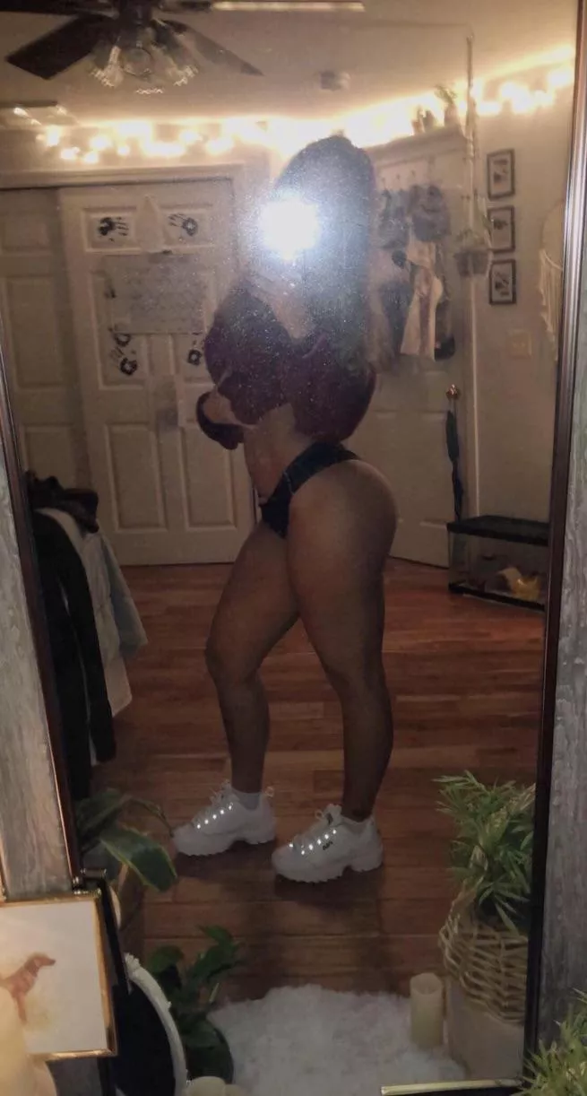 Such a tight body posted by Arvi-Swan92