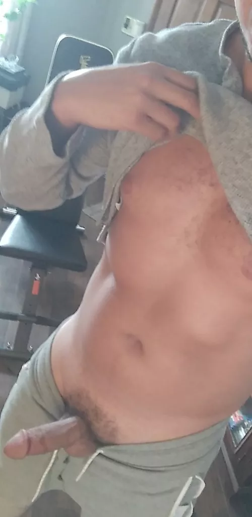 Suck my cock while I roll us a joint by hardcockshowoff91