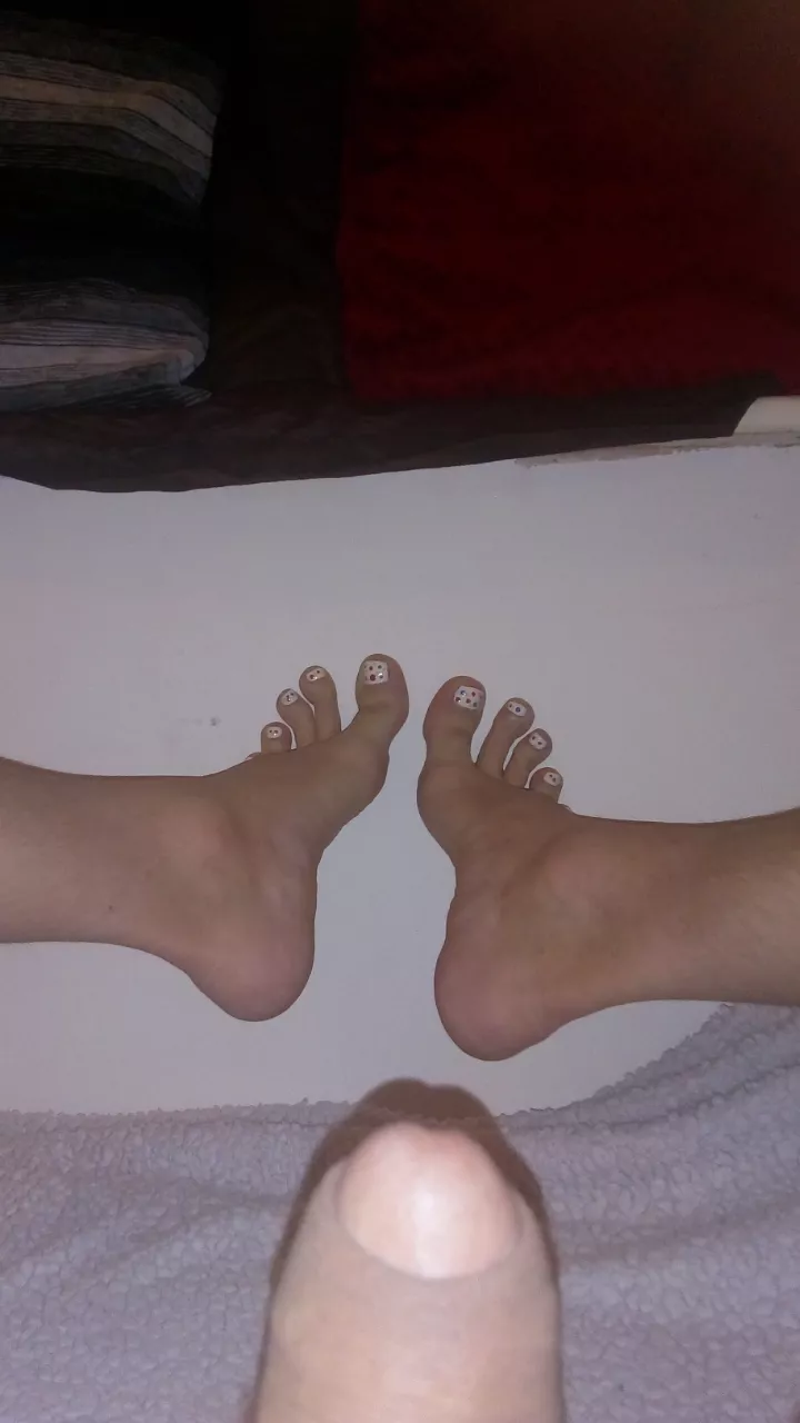 Suck my fat softie?? 😛👣❤️😊 posted by StrafeKing1991