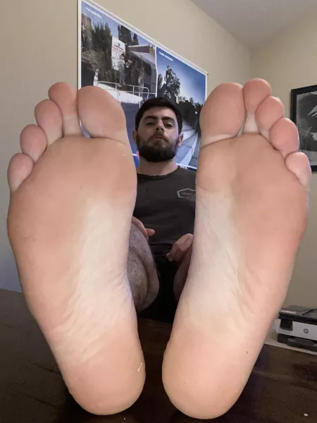 Suck on my toes ;) by King_Mattx