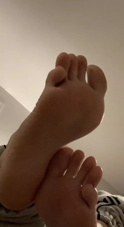 Suck on them by Brattyjazz69