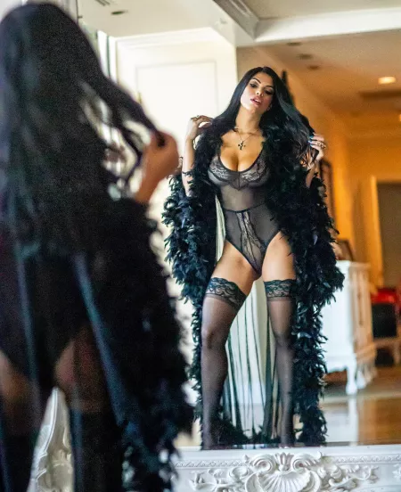 Suelyn Medeiros by TrainingBimbos