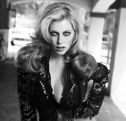 Sultry with just a hint of vampire by Funsized_nsfw