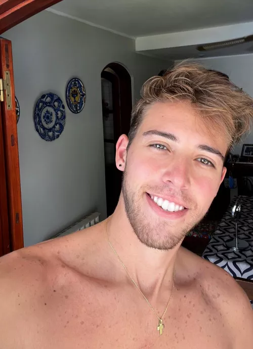 Summer vibes 😎☀️ (I’ve run away from winter in Germany to summer in South America) by EFIMER0