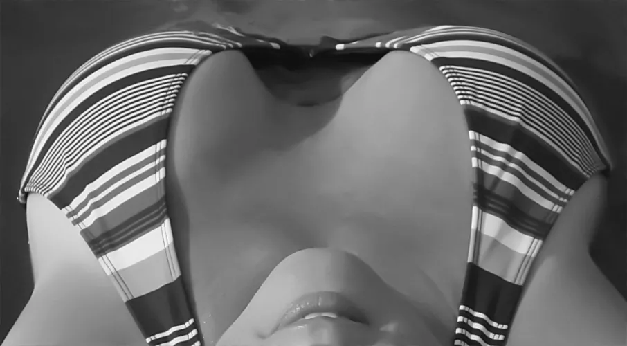 Summertime cleavage! ☀️💋🔥(F54) by 32ozcoke