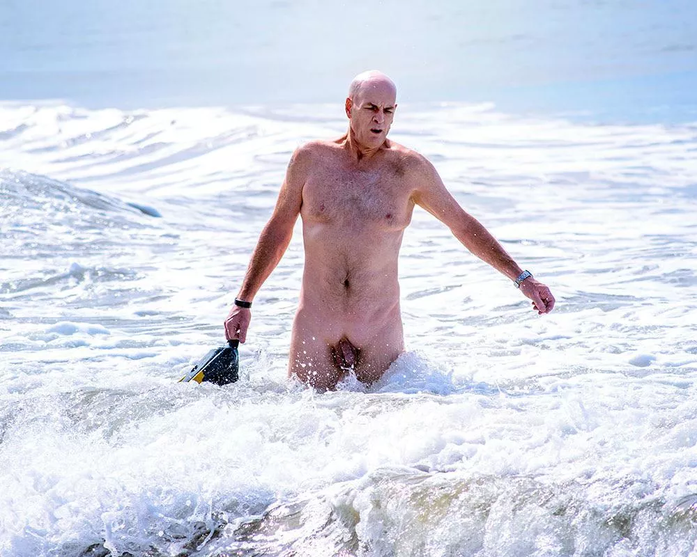 Sun, Sand, Surf, Naked posted by smoothshave