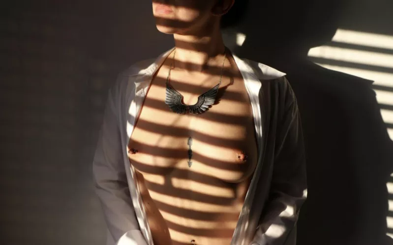 Sun striped and statuesque. One of my favourite ever portraits by miss_viktoria_quinn