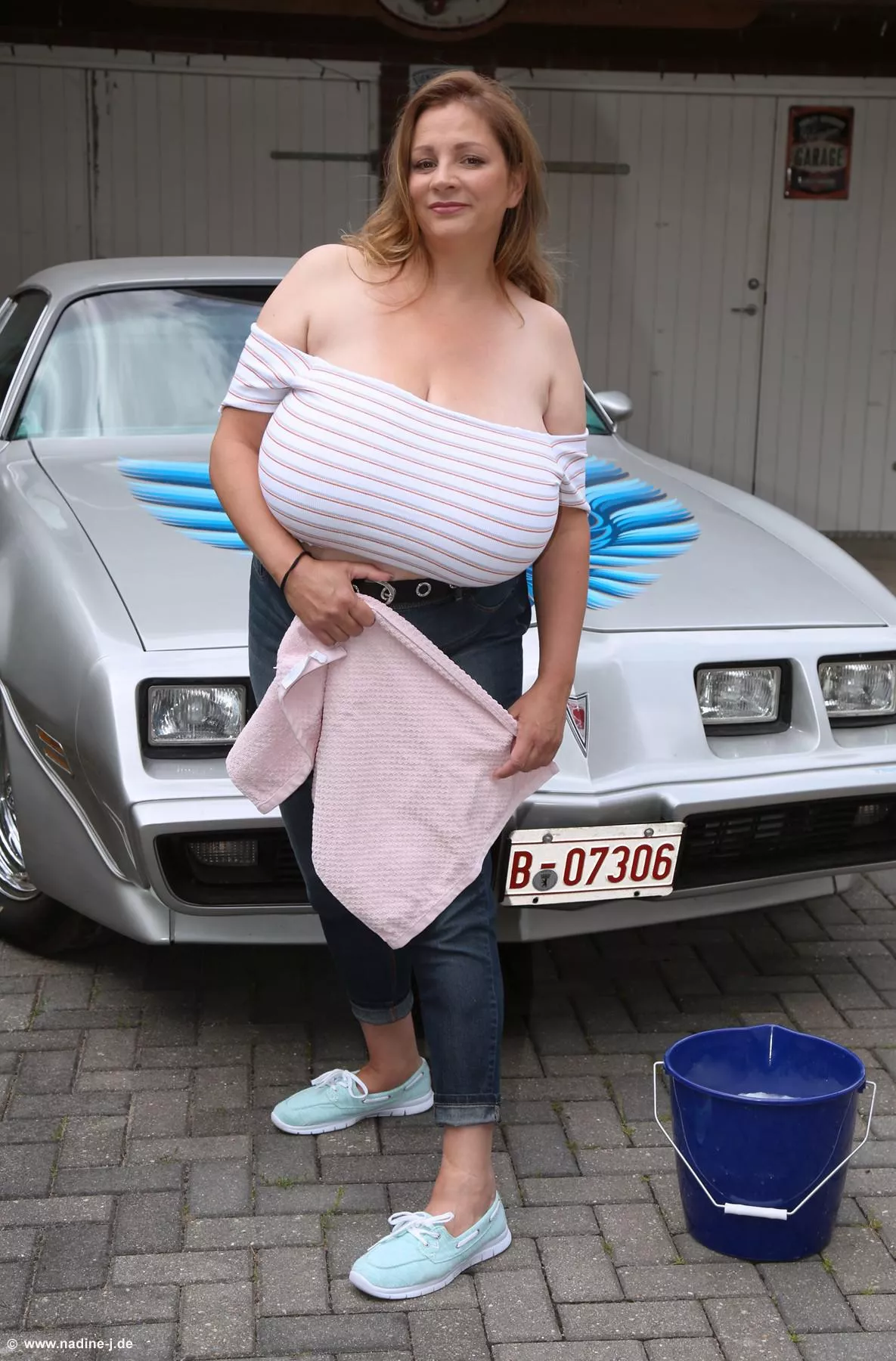 Sunday with Nadine. posted by mrfoos07