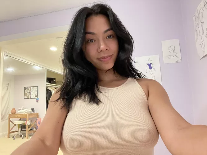 Sundays call for bare face and no bra by sydyonce