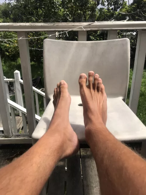 sunny day 🦶🏽 by iamleviii96