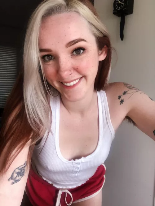 Sunny days mean longer walks...longer walks means more freckles! by kinkykat977