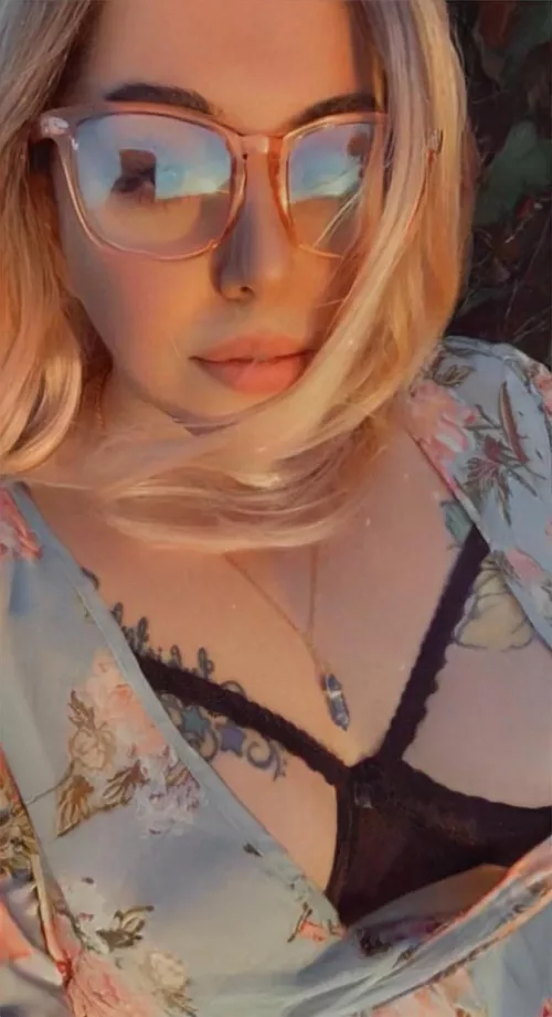 Sunrise glow by XXLBarbie