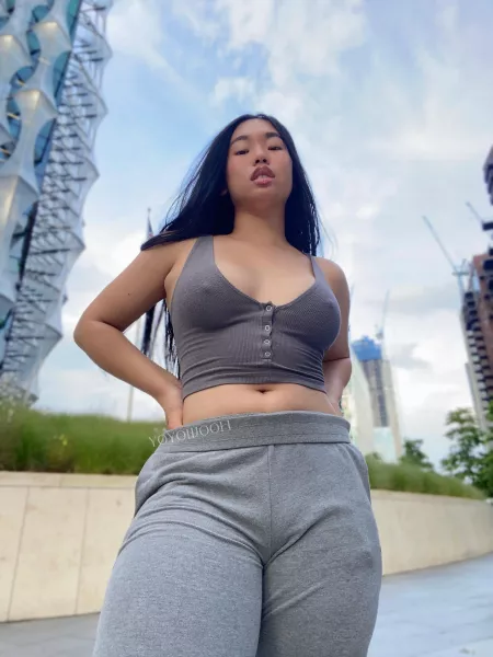 Suns out belly button out. by yoyowooh