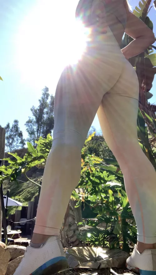 Suns out buns out 🍑 by HardKora