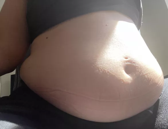 Sun’s out, gut’s out. by bellybabejiggle