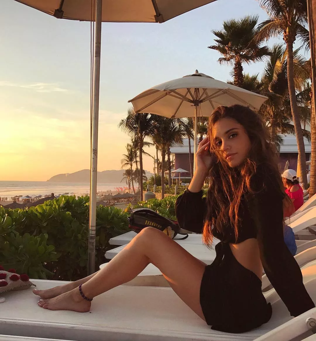 Sunset on Beach posted by trashableaccount1