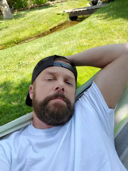 Sup come chill by bishopsknight