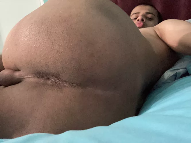 Sup dudes by boizee230