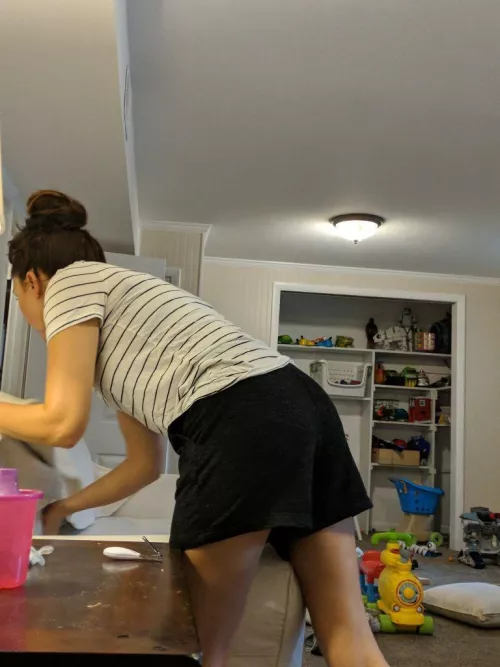 Swapping pics of my my milf. Looking for other married guys who want to swap pics of their wife. Mom bods and natural bods. Must be able to show face by justforkiks9876543