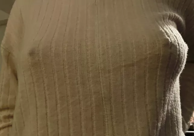 Sweater weather by jolamethyst