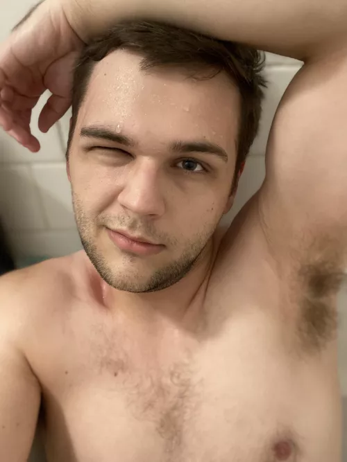 Sweatin it out in the tub💪 by TJ2065