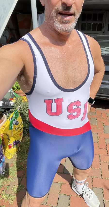 Sweating in my GoSoftwear USA singlet outdoors! 🇺🇸 by Randallaki