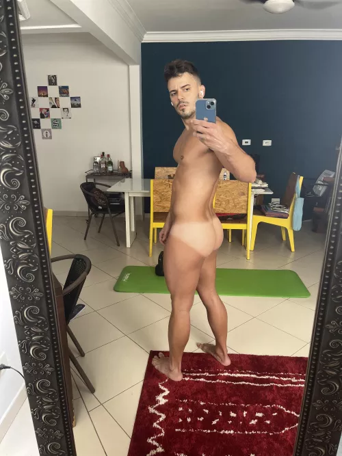 Sweaty and ready to walk on your back. by italofassin