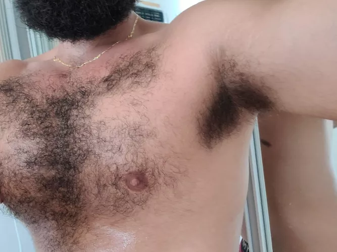 Sweaty chest and pits by AndreZH