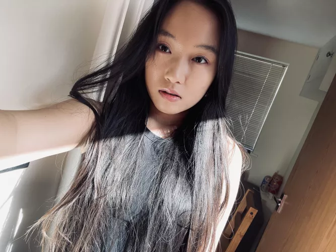 Sweet asian girl looking to get naughty with you 😈😜 by FlashyPineapple3389