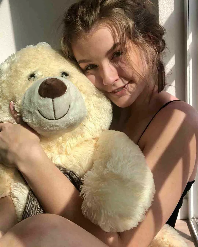 Sweet girl posted by LucMerenda80