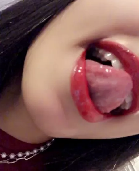 Swiping the cum away <3 by xGlitteryAngelx